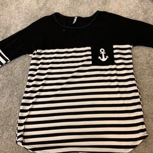 3/4 length boutique style top